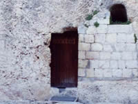 証拠[１] カラになった墓